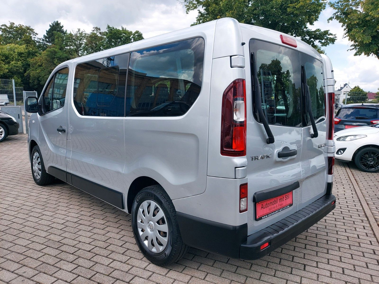 Renault Trafic Combi L1H1 2,7t Expression Klima - Mikrobuss: pilt 5 Renault Trafic Combi L1H1 2,7t Expression Klima - Mikrobuss: pilt 5