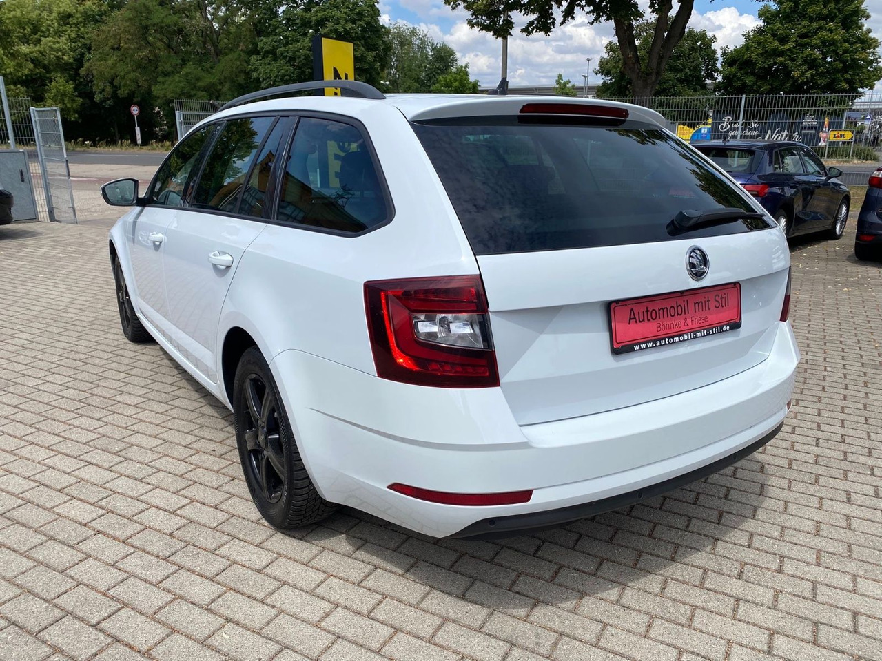 Skoda Octavia Combi Soleil DSG LED Radar ACC - Auto: pilt 4 Skoda Octavia Combi Soleil DSG LED Radar ACC - Auto: pilt 4