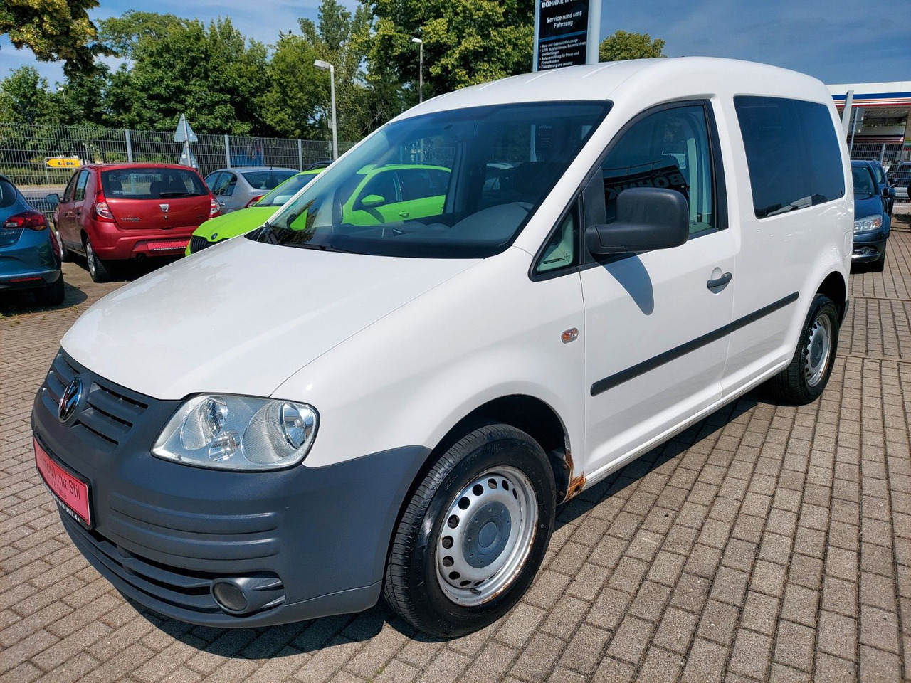Volkswagen Caddy Kombi 1.9 Tdi Klima max. 5 Sitze AHK - Mikrobuss: pilt 4 Volkswagen Caddy Kombi 1.9 Tdi Klima max. 5 Sitze AHK - Mikrobuss: pilt 4