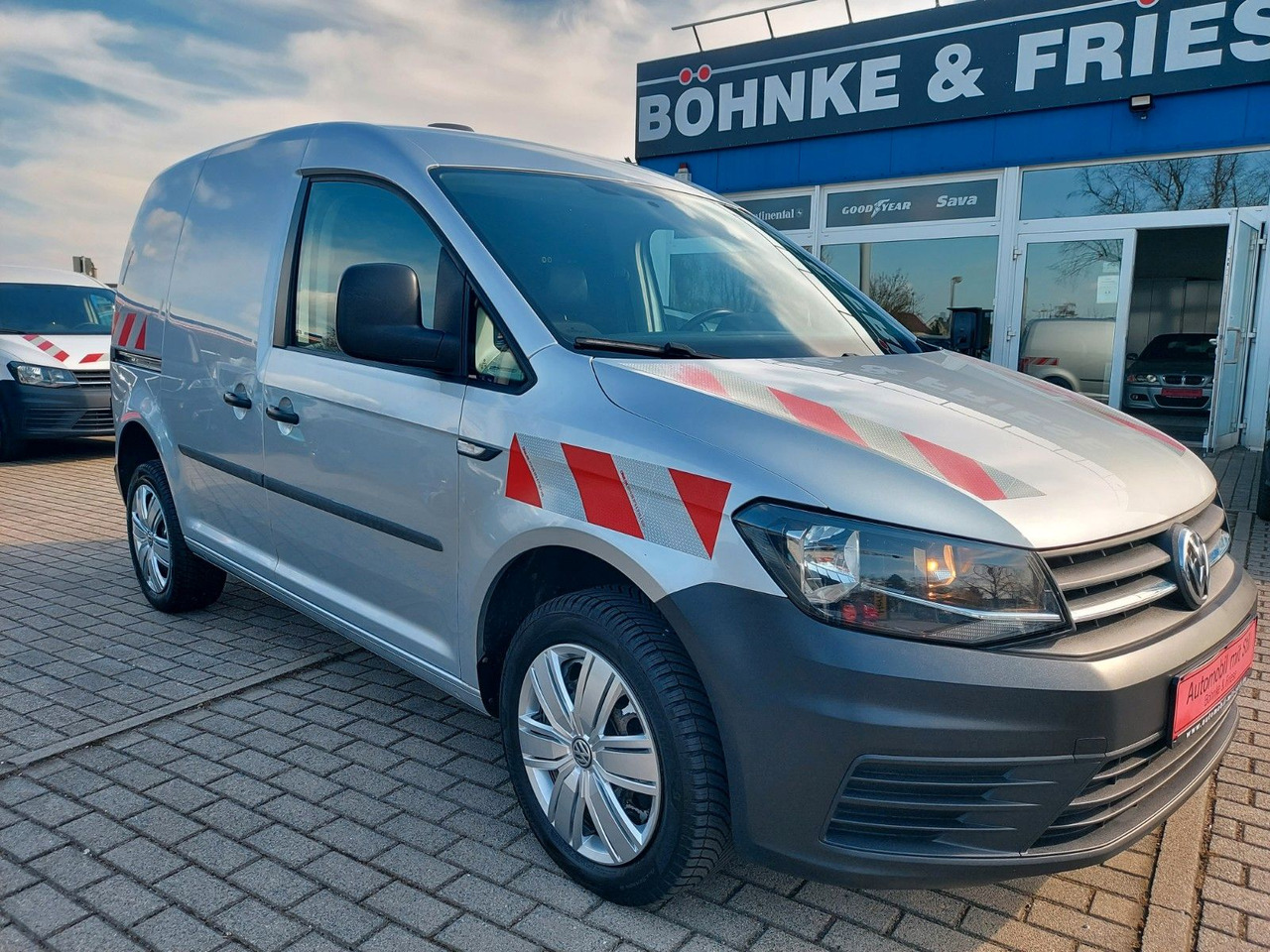 Volkswagen Caddy Nfz Kasten BMT 4Motion Navi Klima Standhei - Mikrobuss: pilt 3 Volkswagen Caddy Nfz Kasten BMT 4Motion Navi Klima Standhei - Mikrobuss: pilt 3