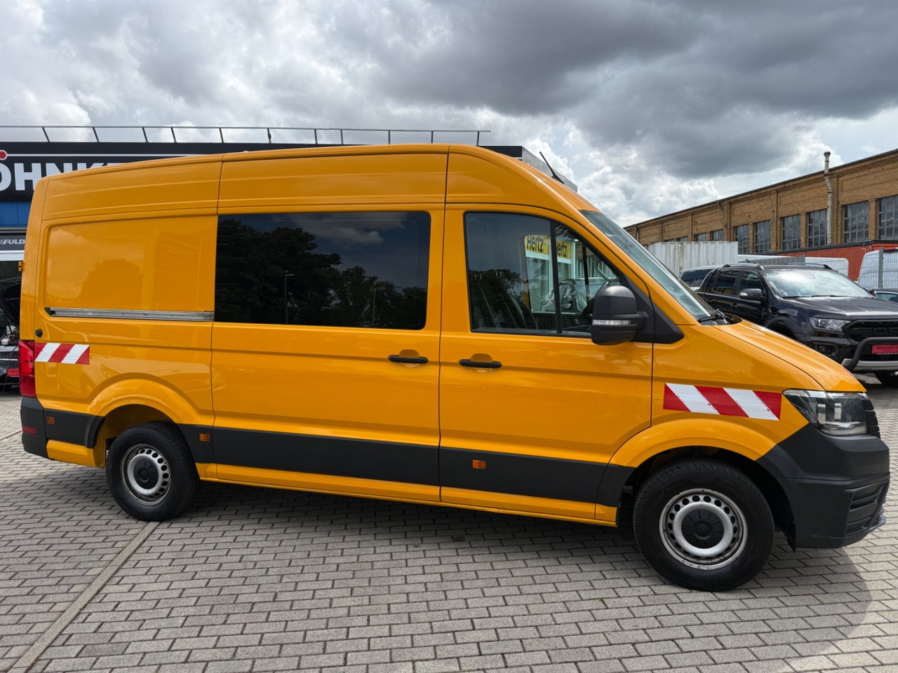 Volkswagen Crafter Kasten Kasten 35 mittellang Hochdach FWD - Mikrobuss: pilt 2 Volkswagen Crafter Kasten Kasten 35 mittellang Hochdach FWD - Mikrobuss: pilt 2