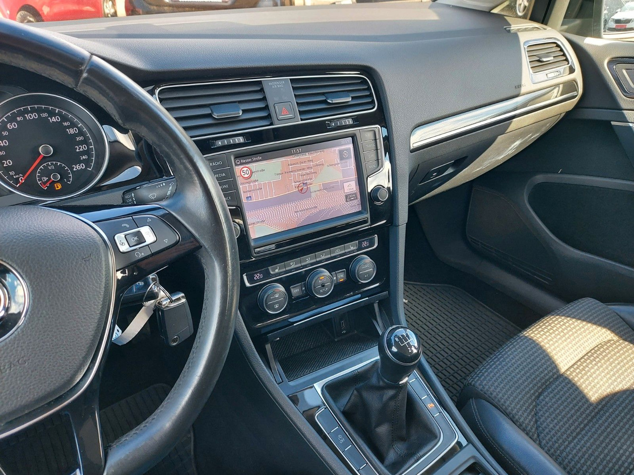Sedaan Volkswagen Golf VII Lim. Highline Xenon Massage Leder: pilt 11
