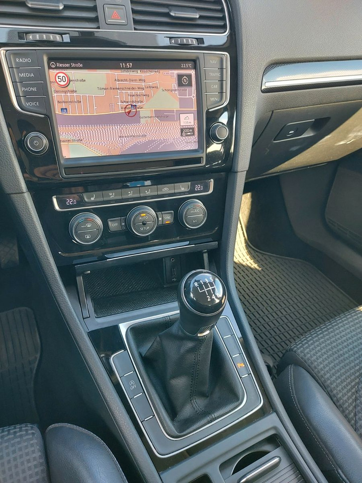 Sedaan Volkswagen Golf VII Lim. Highline Xenon Massage Leder: pilt 12