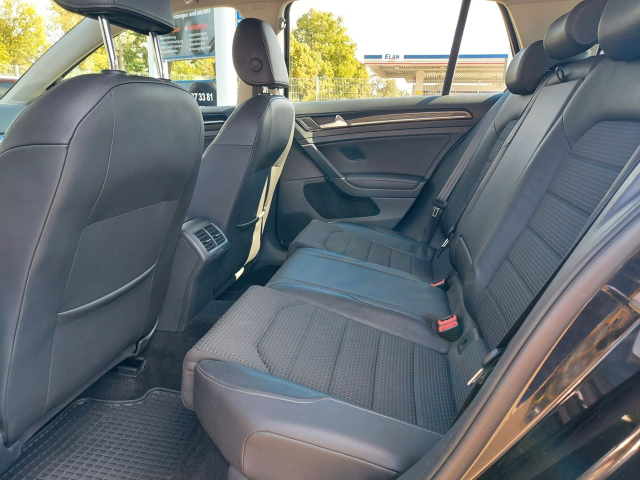 Sedaan Volkswagen Golf VII Lim. Highline Xenon Massage Leder: pilt 18
