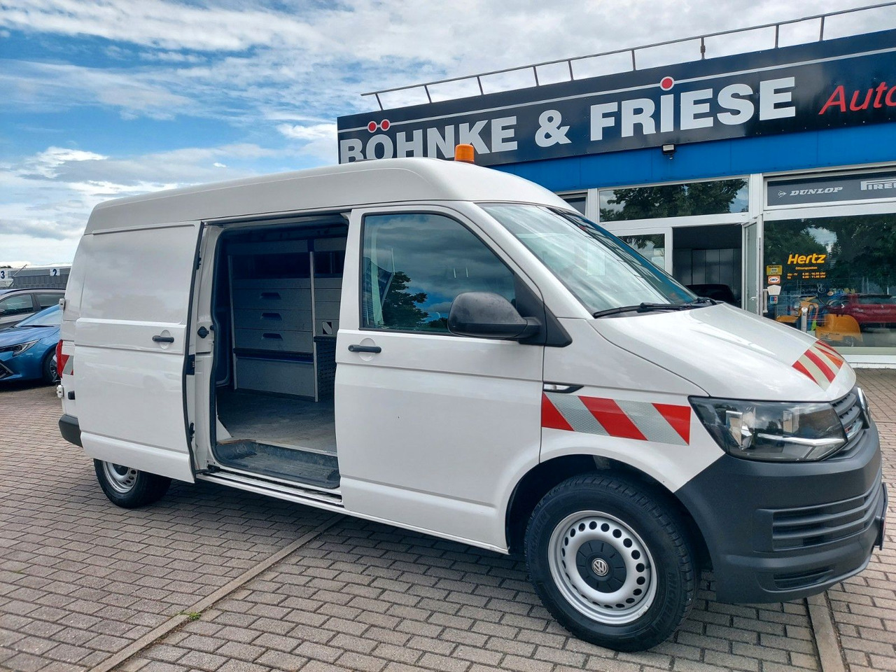 Volkswagen T6 Transporter Kombi Kasten 4x4 hoch lang Klima - Mikrobuss: pilt 1 Volkswagen T6 Transporter Kombi Kasten 4x4 hoch lang Klima - Mikrobuss: pilt 1