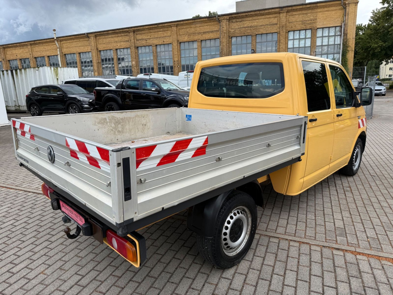 Volkswagen T6 Transporter Pritsche DOKA KLIMA NAVI - Madelauto, Meeskonnaauto: pilt 4 Volkswagen T6 Transporter Pritsche DOKA KLIMA NAVI - Madelauto, Meeskonnaauto: pilt 4
