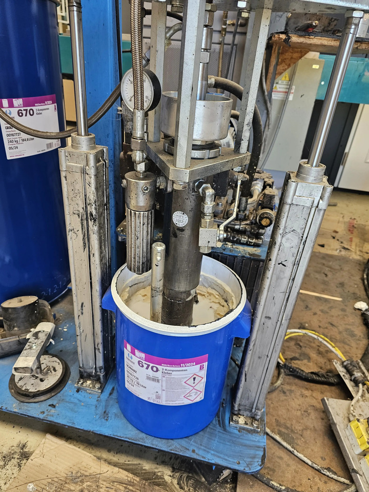 1 Stk. Kleberauftragmaschine - Tööpink: pilt 4 1 Stk. Kleberauftragmaschine - Tööpink: pilt 4
