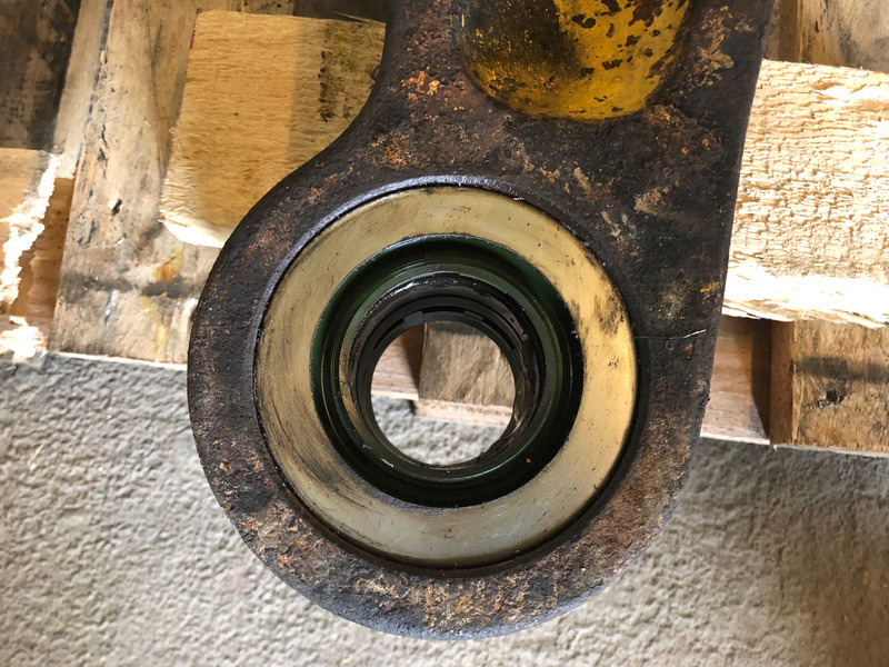 Komatsu D65 EX-15 Equalizer Bar OEM 14X-50-11110 - Raam/ Konstruktsioon: pilt 3 Komatsu D65 EX-15 Equalizer Bar OEM 14X-50-11110 - Raam/ Konstruktsioon: pilt 3