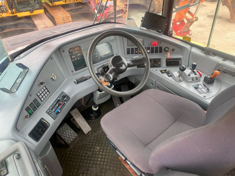 Volvo A30D 6x6 dumper articulated hauler NVT - Kallur: pilt 3 Volvo A30D 6x6 dumper articulated hauler NVT - Kallur: pilt 3