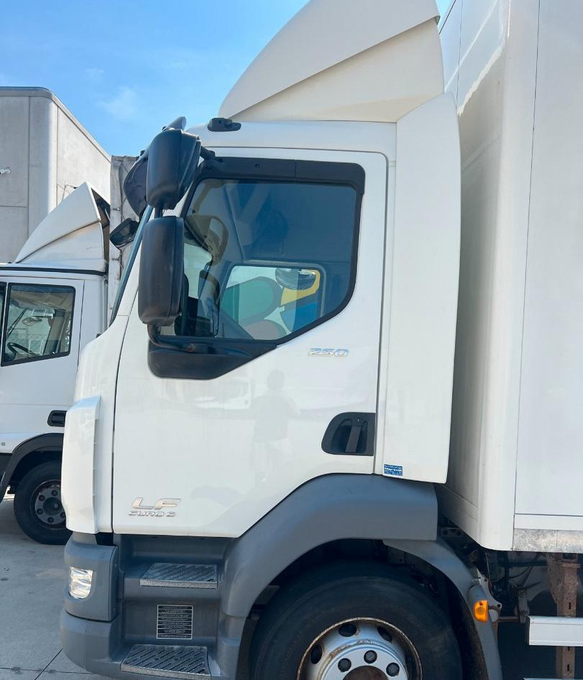 Daf lf 250 fa furgone 8 mt euro 6 - Kasti veoauto: pilt 4 Daf lf 250 fa furgone 8 mt euro 6 - Kasti veoauto: pilt 4
