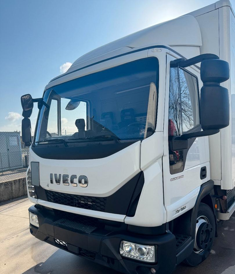 Eurocargo furgone e sponda - Kasti veoauto: pilt 1 Eurocargo furgone e sponda - Kasti veoauto: pilt 1