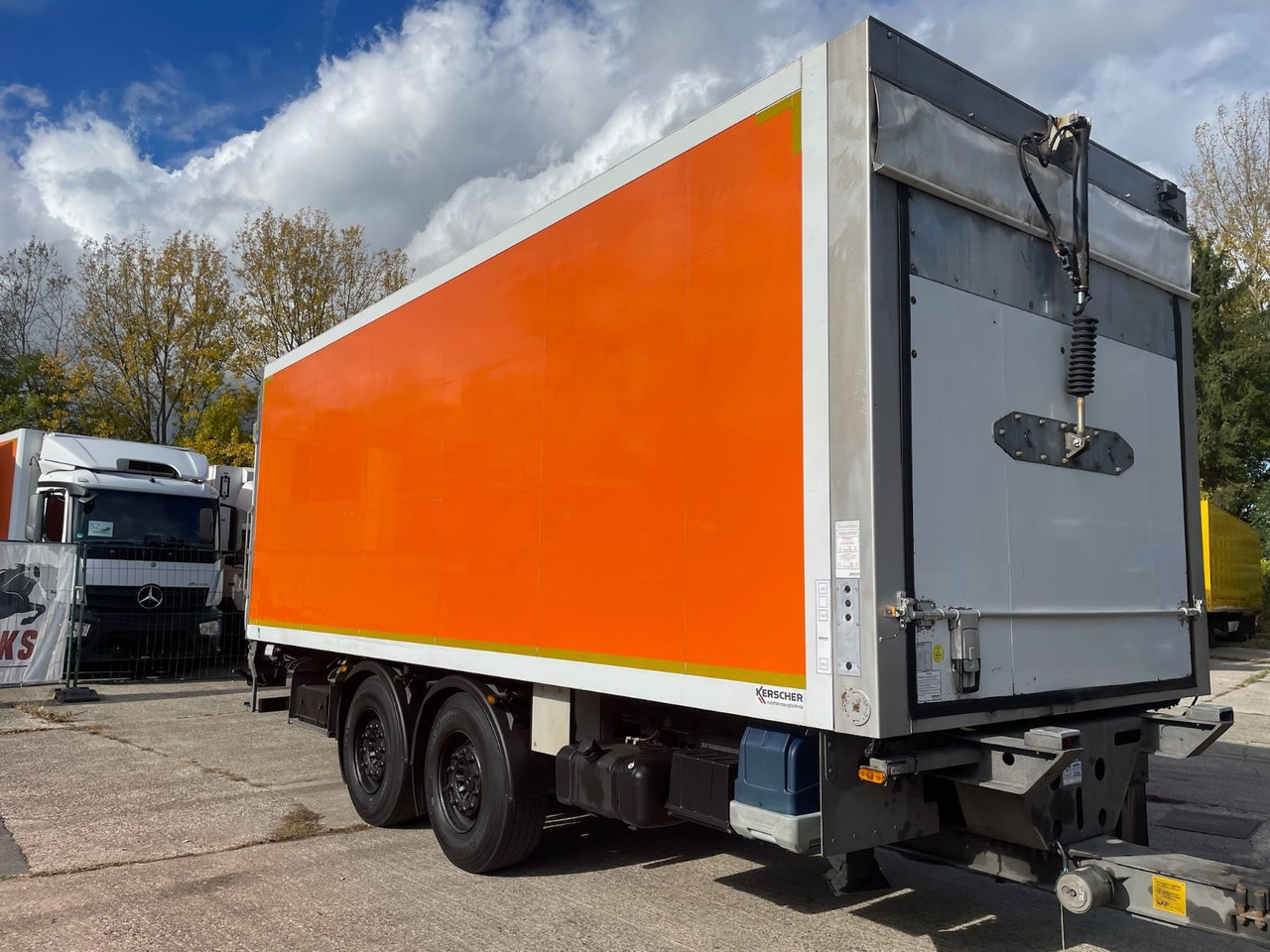 KERSCHER ZAA18 Kühlkoffer/CARRIER/SUPRA900U/LBW - Külmikjärelhaagis: pilt 1 KERSCHER ZAA18 Kühlkoffer/CARRIER/SUPRA900U/LBW - Külmikjärelhaagis: pilt 1