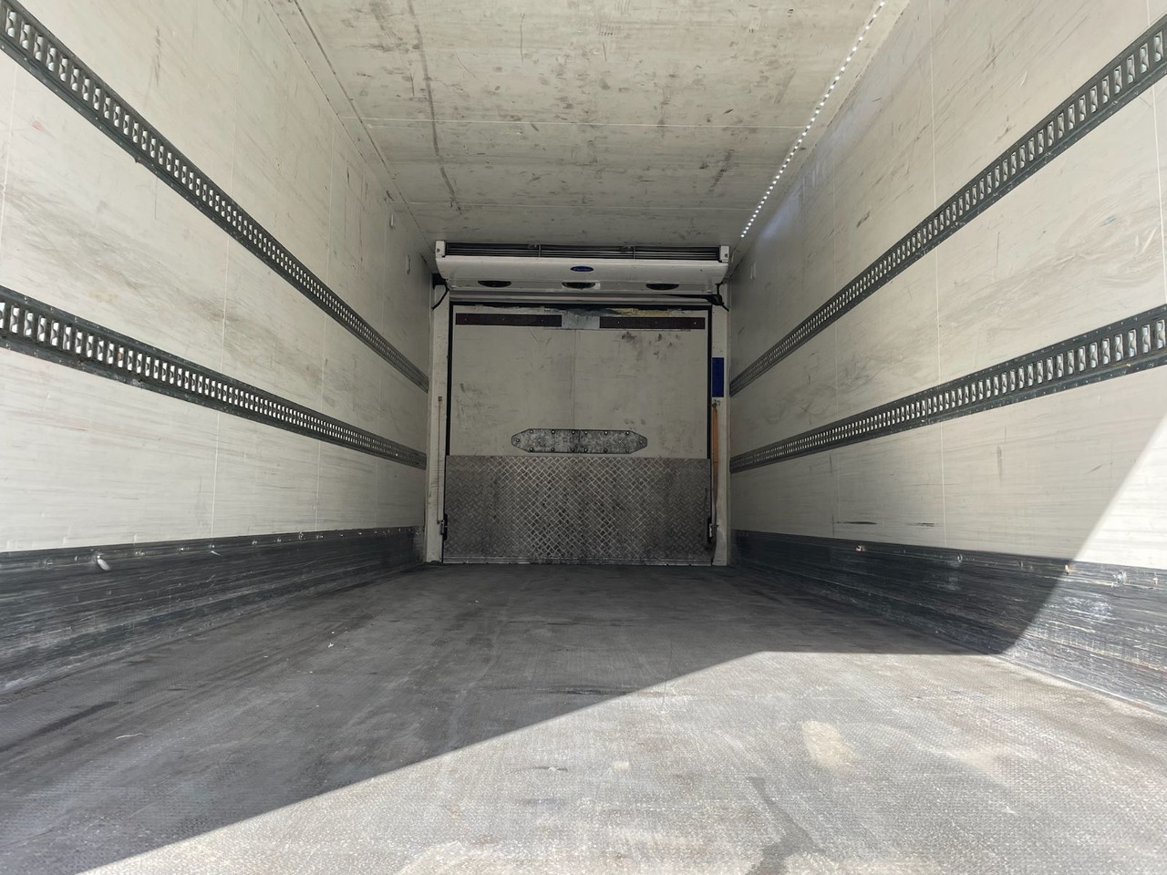 KERSCHER ZAA18 Kühlkoffer/CARRIER/SUPRA900U/LBW - Külmikjärelhaagis: pilt 5 KERSCHER ZAA18 Kühlkoffer/CARRIER/SUPRA900U/LBW - Külmikjärelhaagis: pilt 5