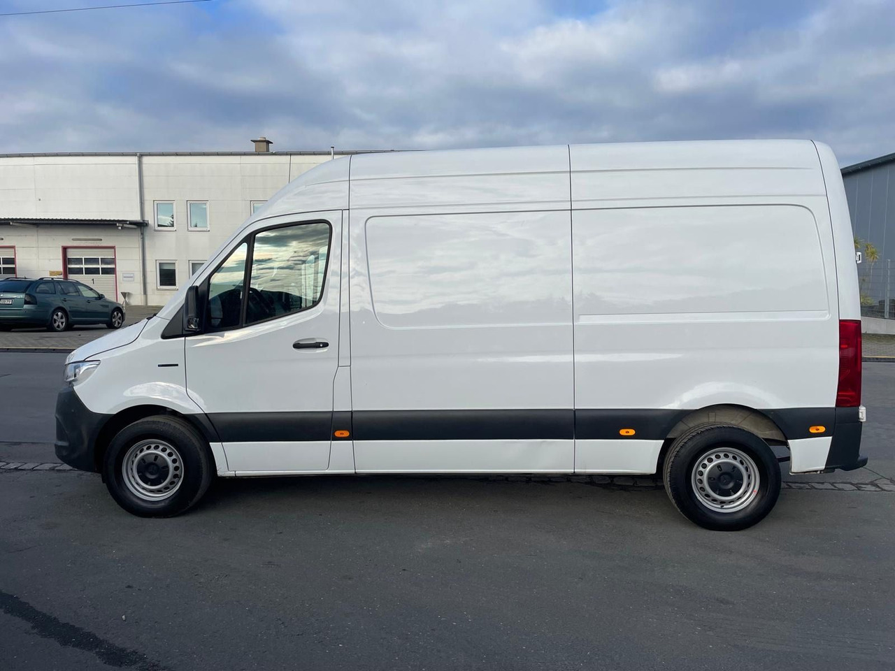 Mercedes-Benz eSprinter L2H2 Kastenwagen/47KW/AC/Kamera - Kaubik, Elektrikaubik: pilt 4 Mercedes-Benz eSprinter L2H2 Kastenwagen/47KW/AC/Kamera - Kaubik, Elektrikaubik: pilt 4