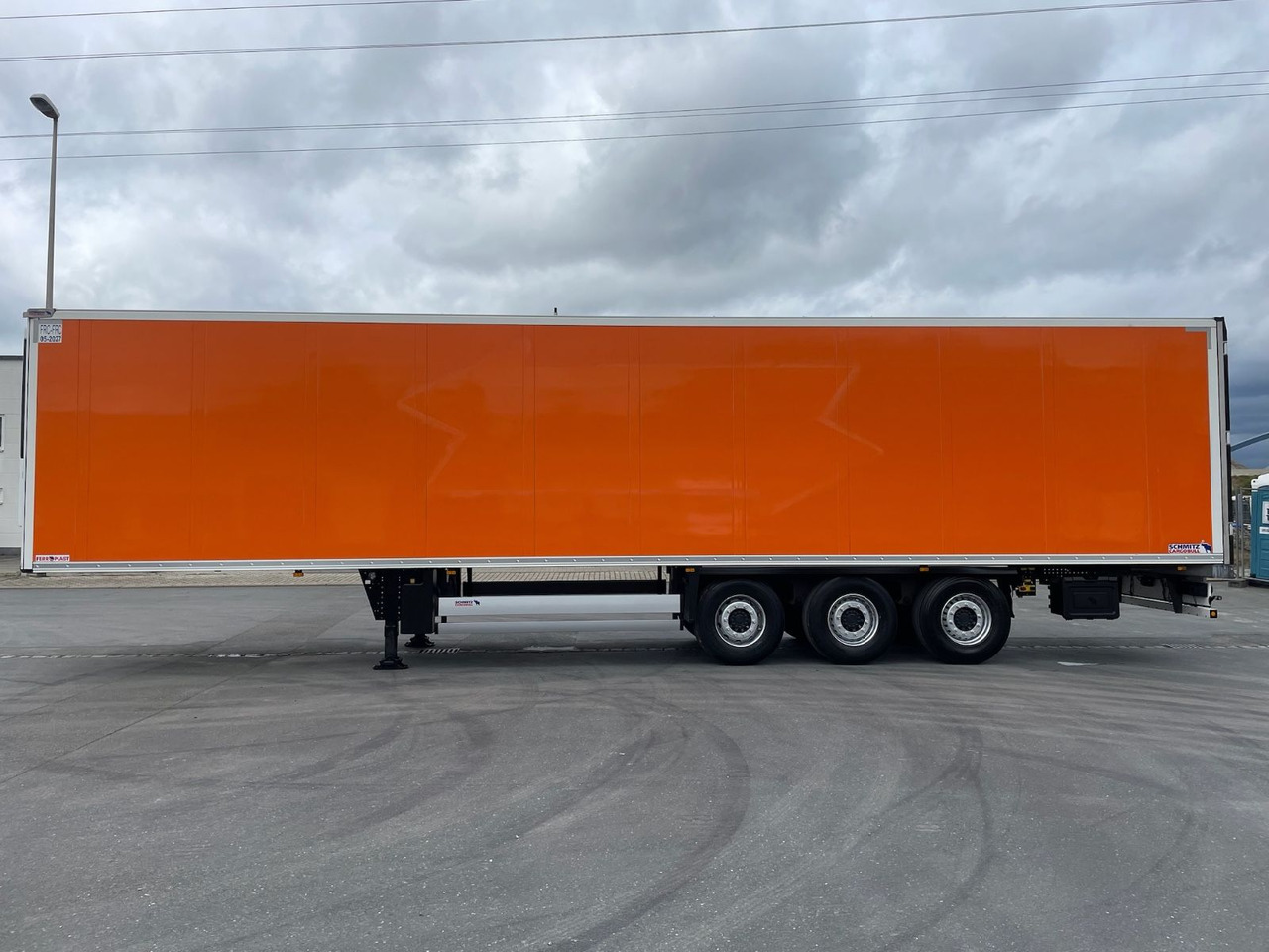 Schmitz Cargobull SCB*S3/Lenkachse/Like New/1759h/Multi-Temp/13,4m - Külmutiga poolhaagis: pilt 4 Schmitz Cargobull SCB*S3/Lenkachse/Like New/1759h/Multi-Temp/13,4m - Külmutiga poolhaagis: pilt 4