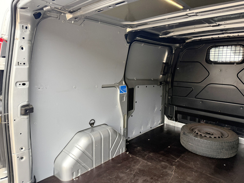 Väike kaubik Ford Transit Custom 2.0 TDCI 130PK Automaat L1H1 LED Dubbele Schuifdeuren Airco Cruise Control Camera Navigatie Stoelverwarming Parkeersensoren voor achter: pilt 17 Väike kaubik Ford Transit Custom 2.0 TDCI 130PK Automaat L1H1 LED Dubbele Schuifdeuren Airco Cruise Control Camera Navigatie Stoelverwarming Parkeersensoren voor achter: pilt 17