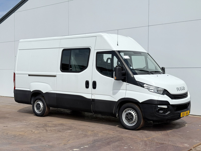 Iveco Daily 35S14 2.3 L2H2 Dubbele Cabine 7 Stoelen Airco Cruise Control Trekhaak 3.5t Lucht geveerde stoel - Kaubik, Meeskonnaauto: pilt 4 Iveco Daily 35S14 2.3 L2H2 Dubbele Cabine 7 Stoelen Airco Cruise Control Trekhaak 3.5t Lucht geveerde stoel - Kaubik, Meeskonnaauto: pilt 4