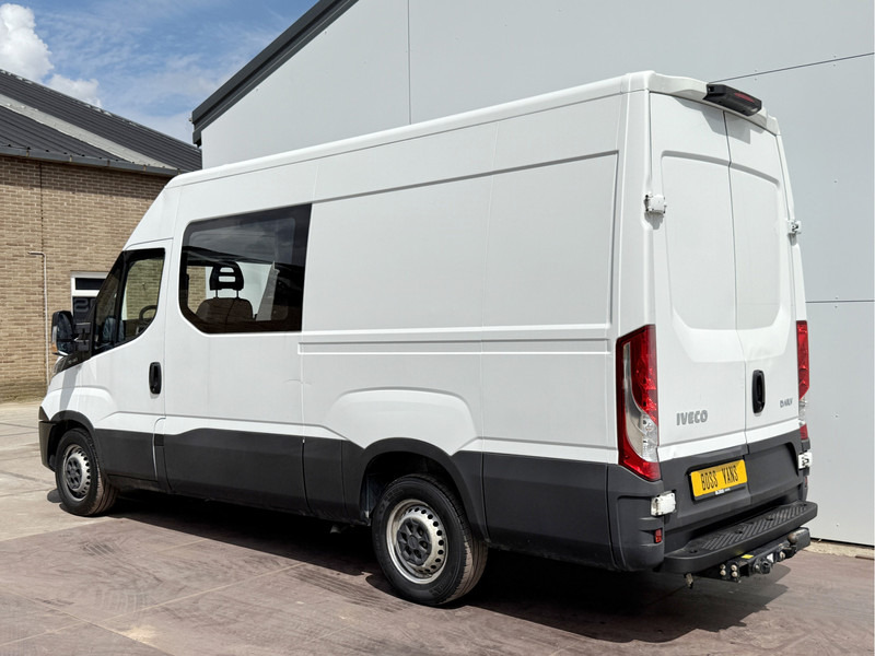 Iveco Daily 35S14 2.3 L2H2 Dubbele Cabine 7 Stoelen Airco Cruise Control Trekhaak 3.5t Lucht geveerde stoel - Kaubik, Meeskonnaauto: pilt 2 Iveco Daily 35S14 2.3 L2H2 Dubbele Cabine 7 Stoelen Airco Cruise Control Trekhaak 3.5t Lucht geveerde stoel - Kaubik, Meeskonnaauto: pilt 2
