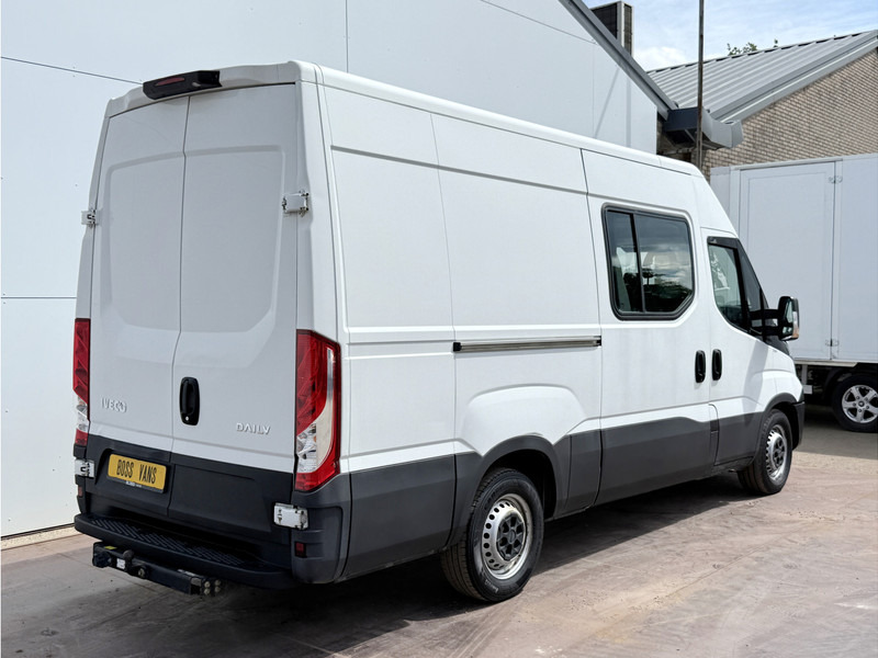 Iveco Daily 35S14 2.3 L2H2 Dubbele Cabine 7 Stoelen Airco Cruise Control Trekhaak 3.5t Lucht geveerde stoel - Kaubik, Meeskonnaauto: pilt 3 Iveco Daily 35S14 2.3 L2H2 Dubbele Cabine 7 Stoelen Airco Cruise Control Trekhaak 3.5t Lucht geveerde stoel - Kaubik, Meeskonnaauto: pilt 3