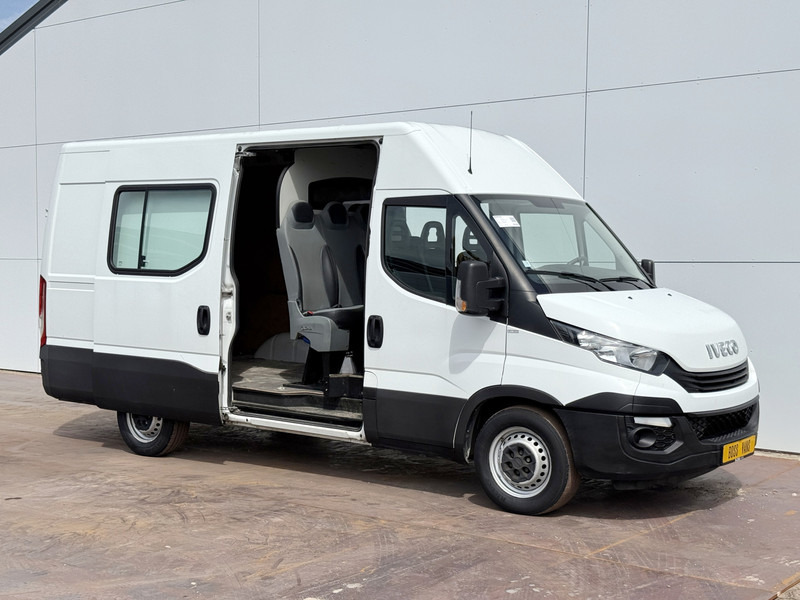 Iveco Daily 35S14 2.3 L2H2 Dubbele Cabine 7 Stoelen Airco Cruise Control Trekhaak 3.5t Lucht geveerde stoel - Kaubik, Meeskonnaauto: pilt 5 Iveco Daily 35S14 2.3 L2H2 Dubbele Cabine 7 Stoelen Airco Cruise Control Trekhaak 3.5t Lucht geveerde stoel - Kaubik, Meeskonnaauto: pilt 5