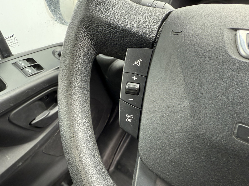 Iveco Daily 35S16 2.3 Bakwagen met achterdeur 3,5t Trekhaak Meubelbak Koffer Airco Cruise Control Camera liising Iveco Daily 35S16 2.3 Bakwagen met achterdeur 3,5t Trekhaak Meubelbak Koffer Airco Cruise Control Camera: pilt 15