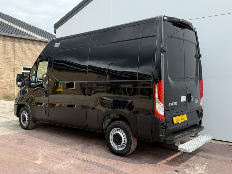 Iveco Daily 35S18 3.0 Automaat L2H2 Adaptieve Cruise Control LED Airco Camera Trekhaak - Kaubik: pilt 2 Iveco Daily 35S18 3.0 Automaat L2H2 Adaptieve Cruise Control LED Airco Camera Trekhaak - Kaubik: pilt 2
