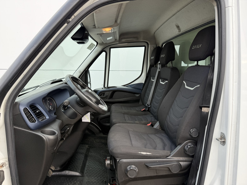 Iveco Daily 35S18 3.0 Laadklep Automaat LED Climate Control Adaptieve Cruise Control Standkachel Camera Navigatie - Tarbesõiduk furgoon: pilt 5 Iveco Daily 35S18 3.0 Laadklep Automaat LED Climate Control Adaptieve Cruise Control Standkachel Camera Navigatie - Tarbesõiduk furgoon: pilt 5
