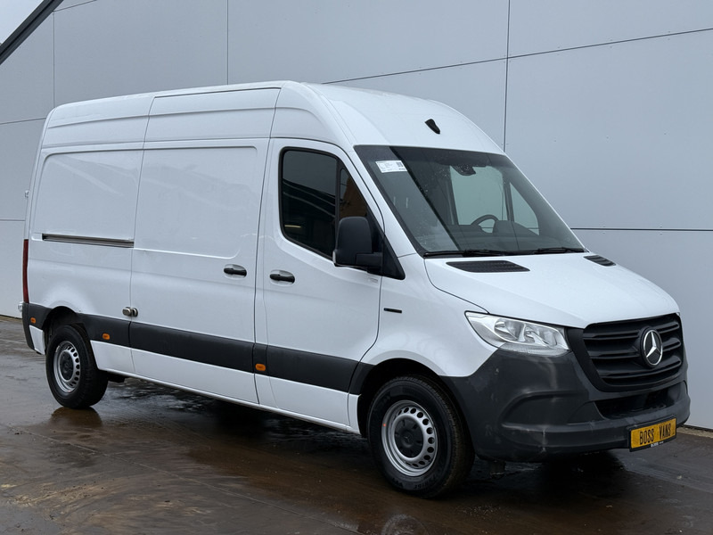Mercedes-Benz eSprinter 312 ALL-IN PRIJS L2H2 55kWh 168km WLTP 80kw Snelladen Climate Control Stoelverwarming - Kaubik, Elektrikaubik: pilt 4 Mercedes-Benz eSprinter 312 ALL-IN PRIJS L2H2 55kWh 168km WLTP 80kw Snelladen Climate Control Stoelverwarming - Kaubik, Elektrikaubik: pilt 4