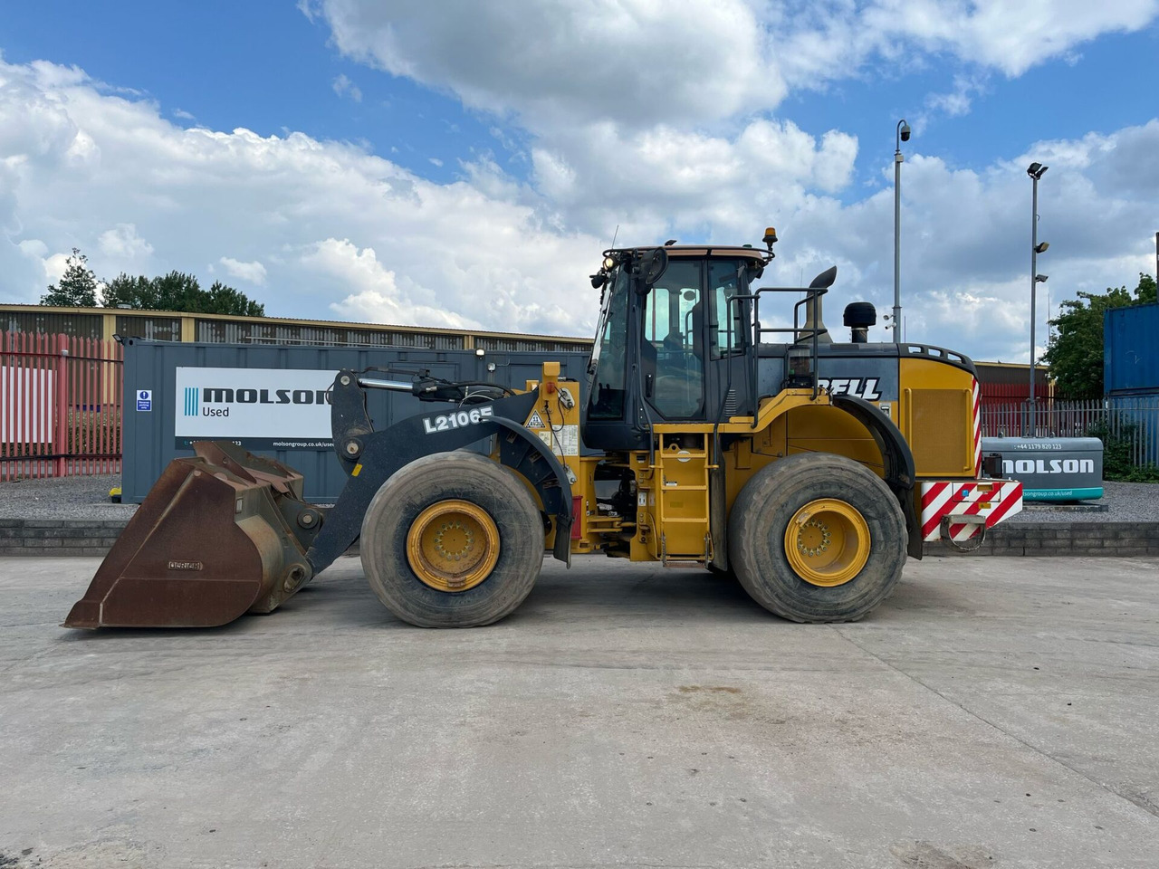 Bell L2106E - Rataslaadur: pilt 2 Bell L2106E - Rataslaadur: pilt 2