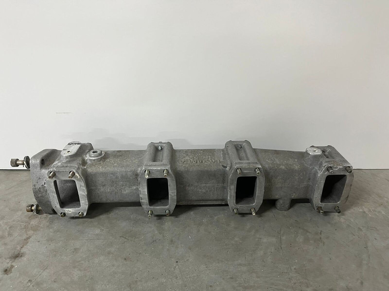 Liebherr A974 / P974 / R942 / R944 / R954 / R964 / R974 / R974B - A 974 / P 974 / R 942 / R 944 / R 954 / R 964 / R 974 / R 974B - Õhutoru: pilt 4 Liebherr A974 / P974 / R942 / R944 / R954 / R964 / R974 / R974B - A 974 / P 974 / R 942 / R 944 / R 954 / R 964 / R 974 / R 974B - Õhutoru: pilt 4