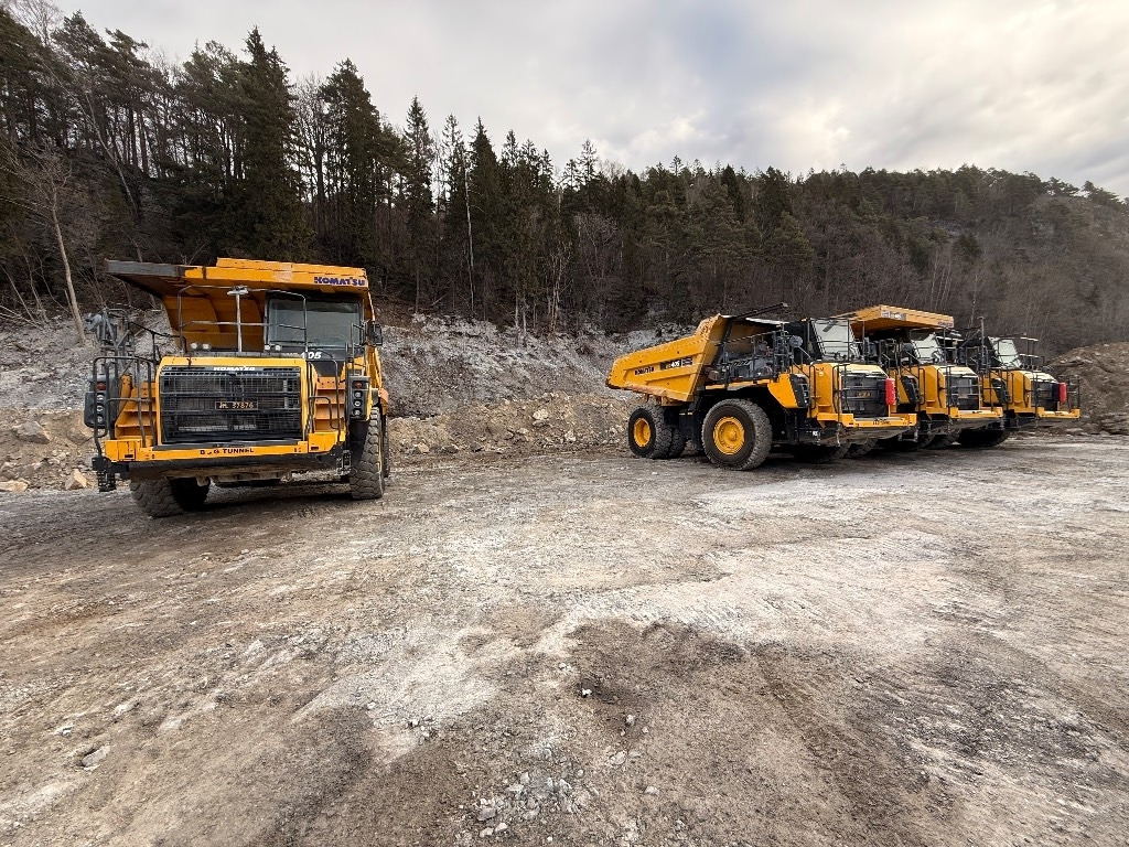 Komatsu HD 405 - 8E0 - Kastiga kallur/ Kiviveoauto: pilt 4 Komatsu HD 405 - 8E0 - Kastiga kallur/ Kiviveoauto: pilt 4