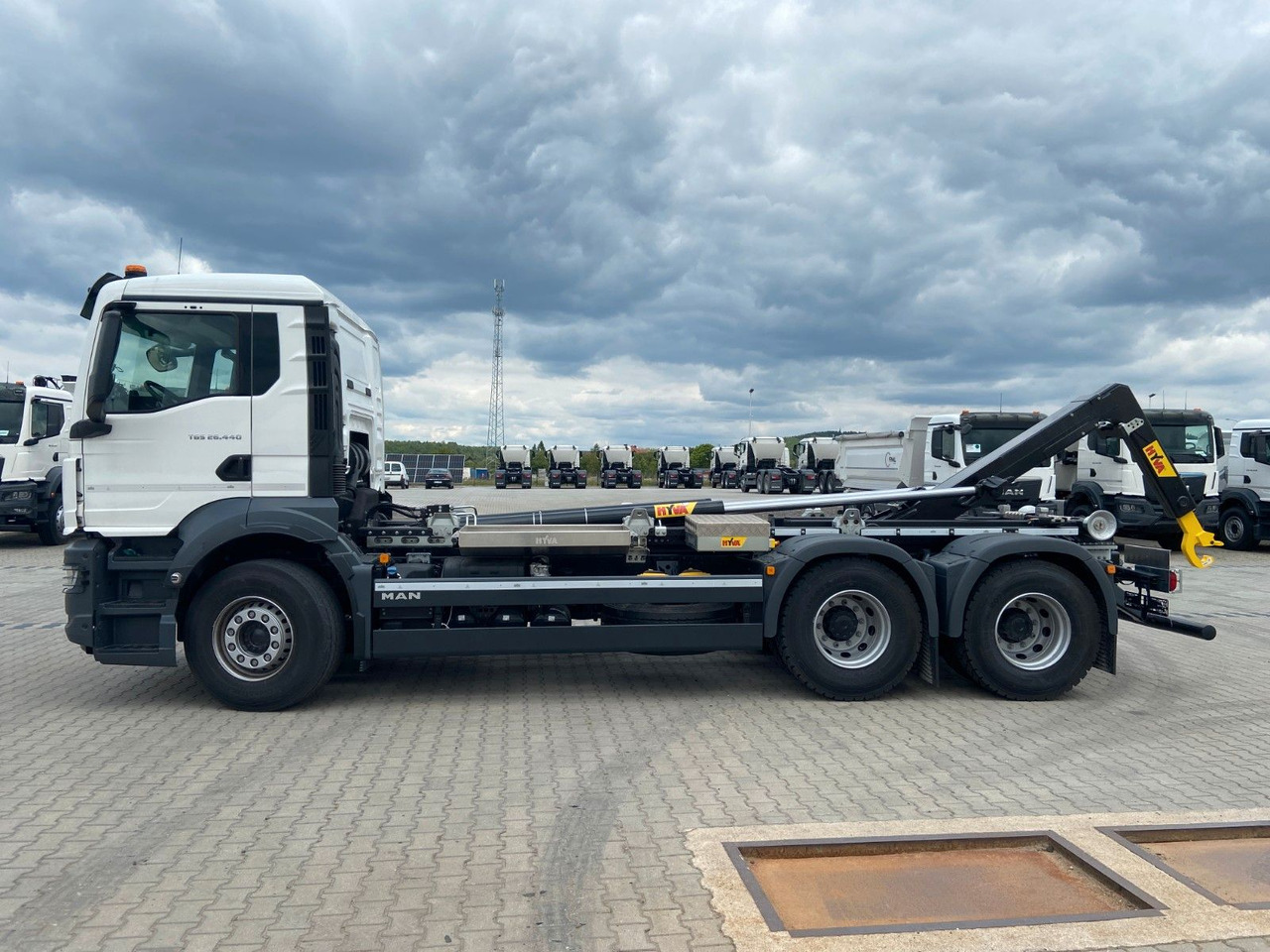 MAN TGS 26.440 6x4 Abrollkipper HYVA 20-60-S - Konkstõstukiga veoauto: pilt 3 MAN TGS 26.440 6x4 Abrollkipper HYVA 20-60-S - Konkstõstukiga veoauto: pilt 3