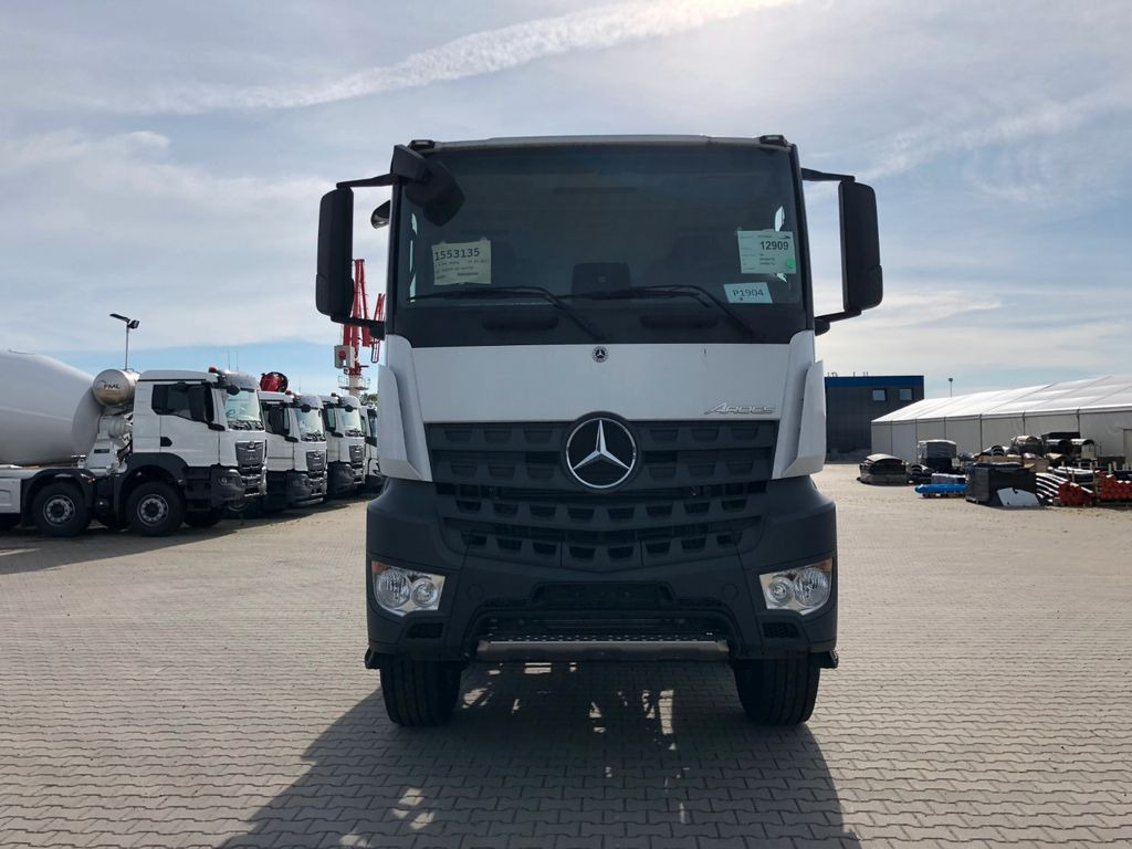 Mercedes-Benz AROCS 4451 10x4 - Kabiinišassiiga veoauto: pilt 3 Mercedes-Benz AROCS 4451 10x4 - Kabiinišassiiga veoauto: pilt 3
