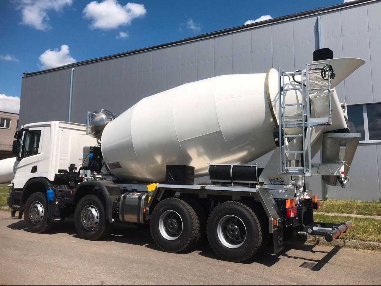 Scania P420 8X4 FML 10 M3 Scania P420 8X4 FML 10 M3 - Autobetoonisegisti: pilt 3 Scania P420 8X4 FML 10 M3 Scania P420 8X4 FML 10 M3 - Autobetoonisegisti: pilt 3