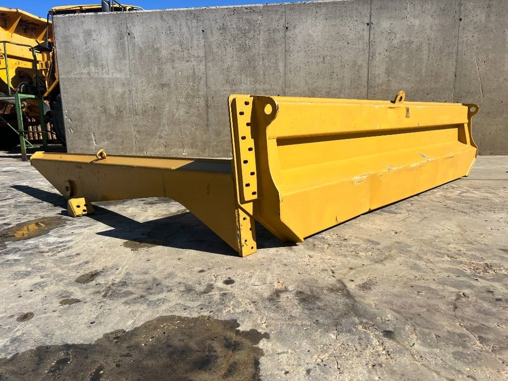 CAT 735 - Pealisehitus ja välispind - Ehitusmasinad: pilt 1 CAT 735 - Pealisehitus ja välispind - Ehitusmasinad: pilt 1