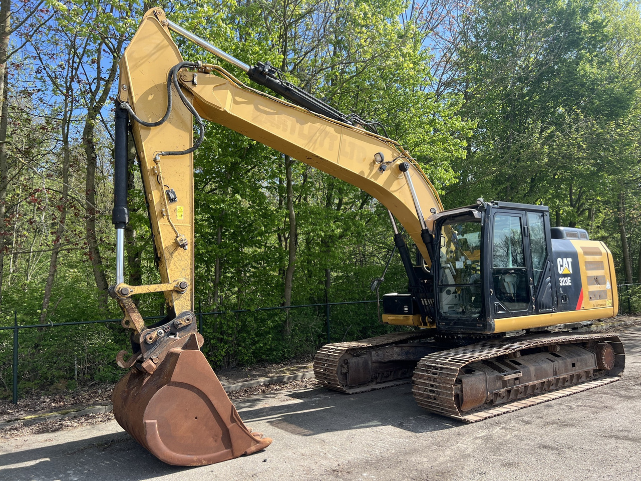 CATERPILLAR 323E - Lintekskavaator: pilt 1 CATERPILLAR 323E - Lintekskavaator: pilt 1