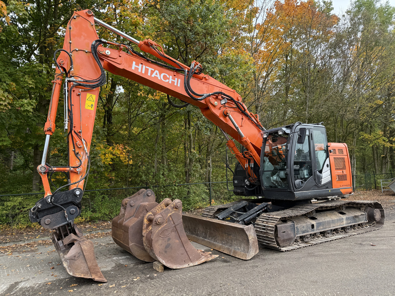 Hitachi ZX225USLC-6 - Lintekskavaator: pilt 1 Hitachi ZX225USLC-6 - Lintekskavaator: pilt 1