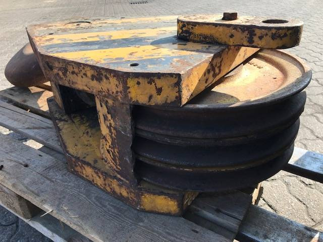 Liebherr 71t. Hook block 3-sheaves 23mm - Kraana-manipulaator - Ehitusmasinad: pilt 3 Liebherr 71t. Hook block 3-sheaves 23mm - Kraana-manipulaator - Ehitusmasinad: pilt 3