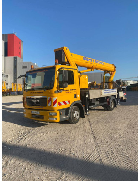 Ruthmann T 330 - Veoautolt tõusev platvorm: pilt 1 Ruthmann T 330 - Veoautolt tõusev platvorm: pilt 1