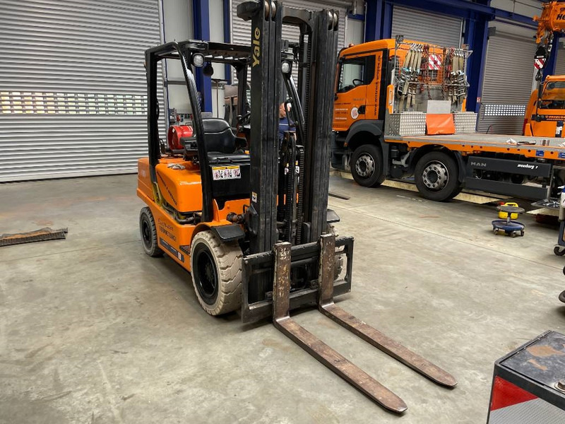 Yale GLP 35 VX - Gaasitõstuk: pilt 2 Yale GLP 35 VX - Gaasitõstuk: pilt 2