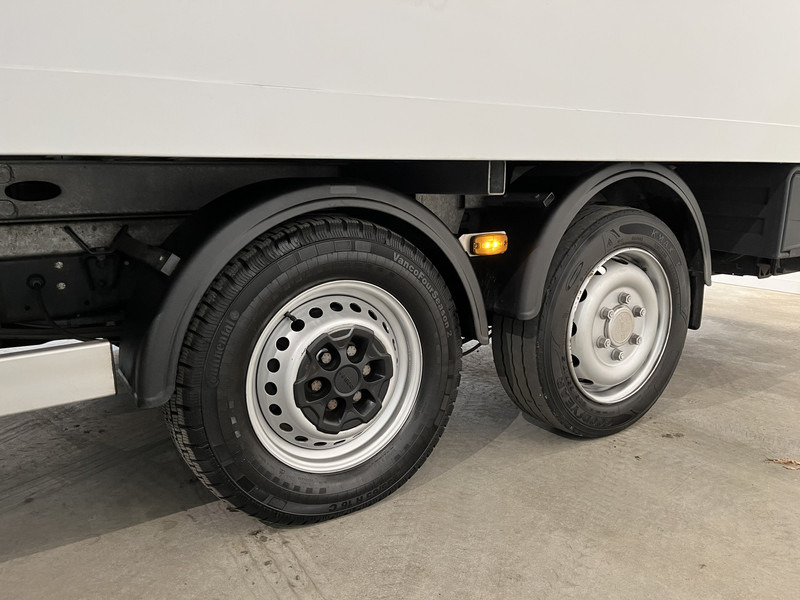 Tarbesõiduk furgoon Iveco Daily 35S18 3.0 BE Clixtar Automaat Bakwagen met Laadklep / Laadvermogen 3.060 KG / Euro 6 / Luchtvering / Airco / Camera / CarPlay / Cruise Control /: pilt 19
