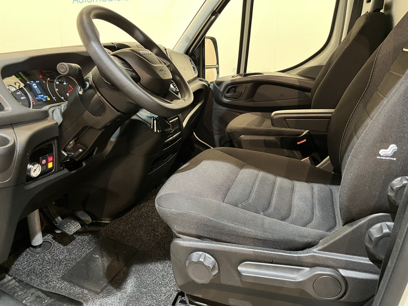 Tarbesõiduk furgoon Iveco Daily 35S18 3.0 BE Clixtar Automaat Bakwagen met Laadklep / Laadvermogen 3.060 KG / Euro 6 / Luchtvering / Airco / Camera / CarPlay / Cruise Control /: pilt 6