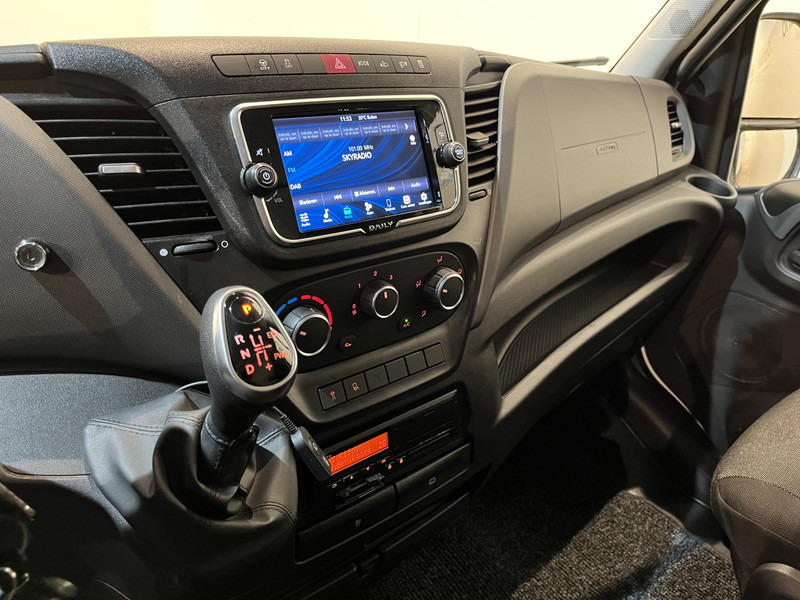 Tarbesõiduk furgoon Iveco Daily 35S18 3.0 BE Clixtar Automaat Bakwagen met Laadklep / Laadvermogen 3.060 KG / Euro 6 / Luchtvering / Airco / Camera / CarPlay / Cruise Control /: pilt 7