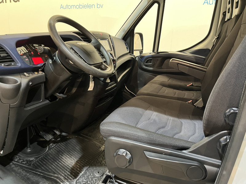 Iveco Daily 35S18D 3.0 375 Automaat Open Laadbak / Hiab Kraan / Euro 6 / Trekhaak 3500 KG / Airco / Camera / Navigatie / 3-Zits / 67.000 KM !! - Madelauto: pilt 5 Iveco Daily 35S18D 3.0 375 Automaat Open Laadbak / Hiab Kraan / Euro 6 / Trekhaak 3500 KG / Airco / Camera / Navigatie / 3-Zits / 67.000 KM !! - Madelauto: pilt 5
