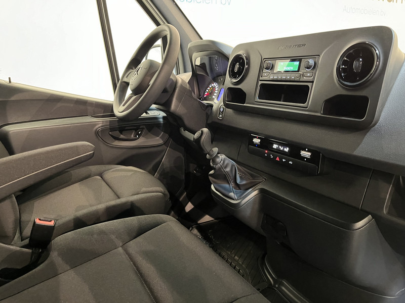Mercedes-Benz Sprinter 315 CDI L2 RWD DC Dubbel Cabine Open Laadbak / Euro 6 / Trekhaak 3500 KG / Airco / DC 7 Pers. 650 KM !! / BPM VRIJ !! - Madelauto, Meeskonnaauto: pilt 3 Mercedes-Benz Sprinter 315 CDI L2 RWD DC Dubbel Cabine Open Laadbak / Euro 6 / Trekhaak 3500 KG / Airco / DC 7 Pers. 650 KM !! / BPM VRIJ !! - Madelauto, Meeskonnaauto: pilt 3