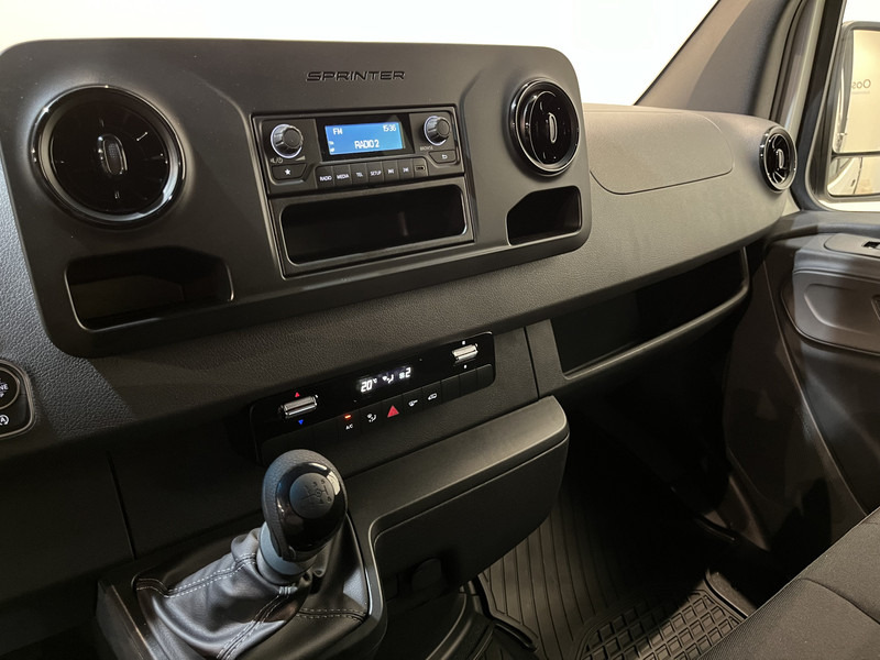 Madelauto, Meeskonnaauto Mercedes-Benz Sprinter 315 CDI L2 RWD DC Dubbel Cabine Open Laadbak / Euro 6 / Trekhaak 3500 KG / Airco / DC 7 Pers. 650 KM !! / BPM VRIJ !!: pilt 5
