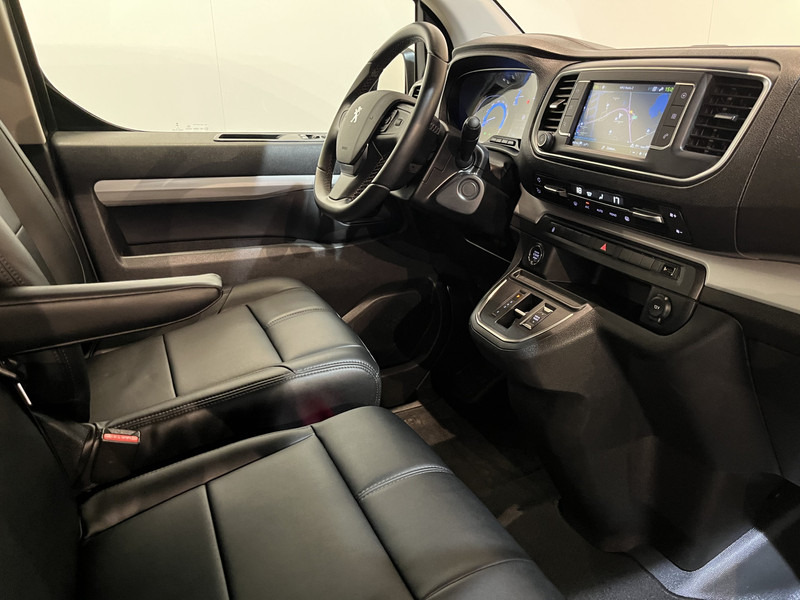 Peugeot e-Expert EV L3 DC Dubbel Cabine 75 kWh / 2X Schuifdeur / Trekhaak / Camera / Leder / CarPlay / Navigatie / Clima / Cruise / 49.300 KM !! - Väike kaubik, Meeskonnaauto: pilt 3 Peugeot e-Expert EV L3 DC Dubbel Cabine 75 kWh / 2X Schuifdeur / Trekhaak / Camera / Leder / CarPlay / Navigatie / Clima / Cruise / 49.300 KM !! - Väike kaubik, Meeskonnaauto: pilt 3
