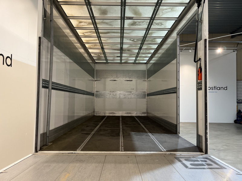 Iveco Daily 35S18 3.0 BE Clixtar Automaat Bakwagen met Laadklep / Laadvermogen 3.060 KG / Euro 6 / Luchtvering / Airco / Camera / CarPlay / Cruise Control / - Sadulveok: pilt 5 Iveco Daily 35S18 3.0 BE Clixtar Automaat Bakwagen met Laadklep / Laadvermogen 3.060 KG / Euro 6 / Luchtvering / Airco / Camera / CarPlay / Cruise Control / - Sadulveok: pilt 5