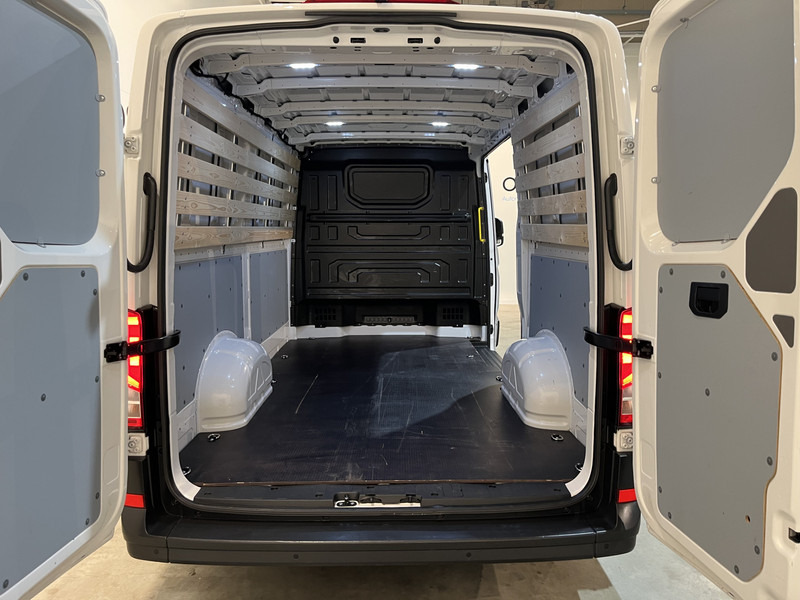 Volkswagen Crafter 30 2.0 TDI L3H2 140 PK Automaat / Euro 6 / Airco / Cruise Control / Camera / CarPlay / 3-Zits / 18.500 KM !! - Väike kaubik: pilt 5 Volkswagen Crafter 30 2.0 TDI L3H2 140 PK Automaat / Euro 6 / Airco / Cruise Control / Camera / CarPlay / 3-Zits / 18.500 KM !! - Väike kaubik: pilt 5