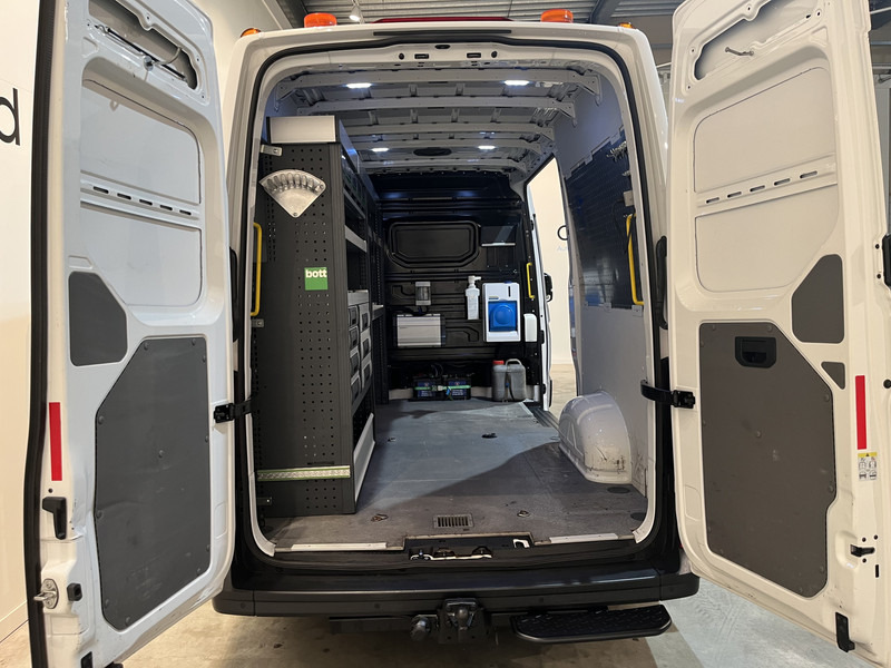 Volkswagen Crafter 35 2.0 TDI L3H3 180 PK Servicebus / Bott Inrichting / Euro 6 / Trekhaak 3000 KG / 220V. / Airco / Navigatie / CarPlay / Cruise Control / PDC 85.250 KM !! - Kaubik, Meeskonnaauto: pilt 5 Volkswagen Crafter 35 2.0 TDI L3H3 180 PK Servicebus / Bott Inrichting / Euro 6 / Trekhaak 3000 KG / 220V. / Airco / Navigatie / CarPlay / Cruise Control / PDC 85.250 KM !! - Kaubik, Meeskonnaauto: pilt 5